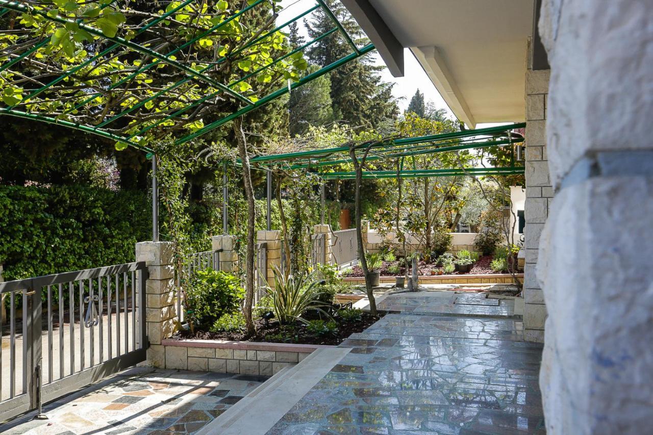 Apartments Villa Sofia Crveni Vrh Eksteriør billede